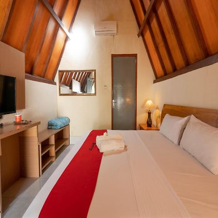 Hotel Reddoorz At Ocean 2 Gili Trawangan Esterno foto