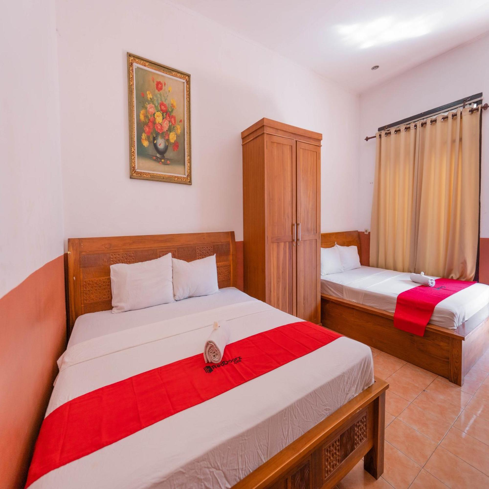 Hotel Reddoorz At Ocean 2 Gili Trawangan Esterno foto
