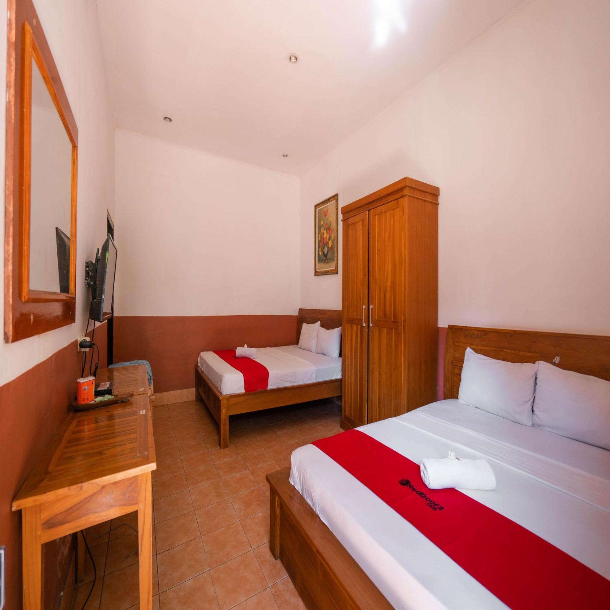 Hotel Reddoorz At Ocean 2 Gili Trawangan Esterno foto