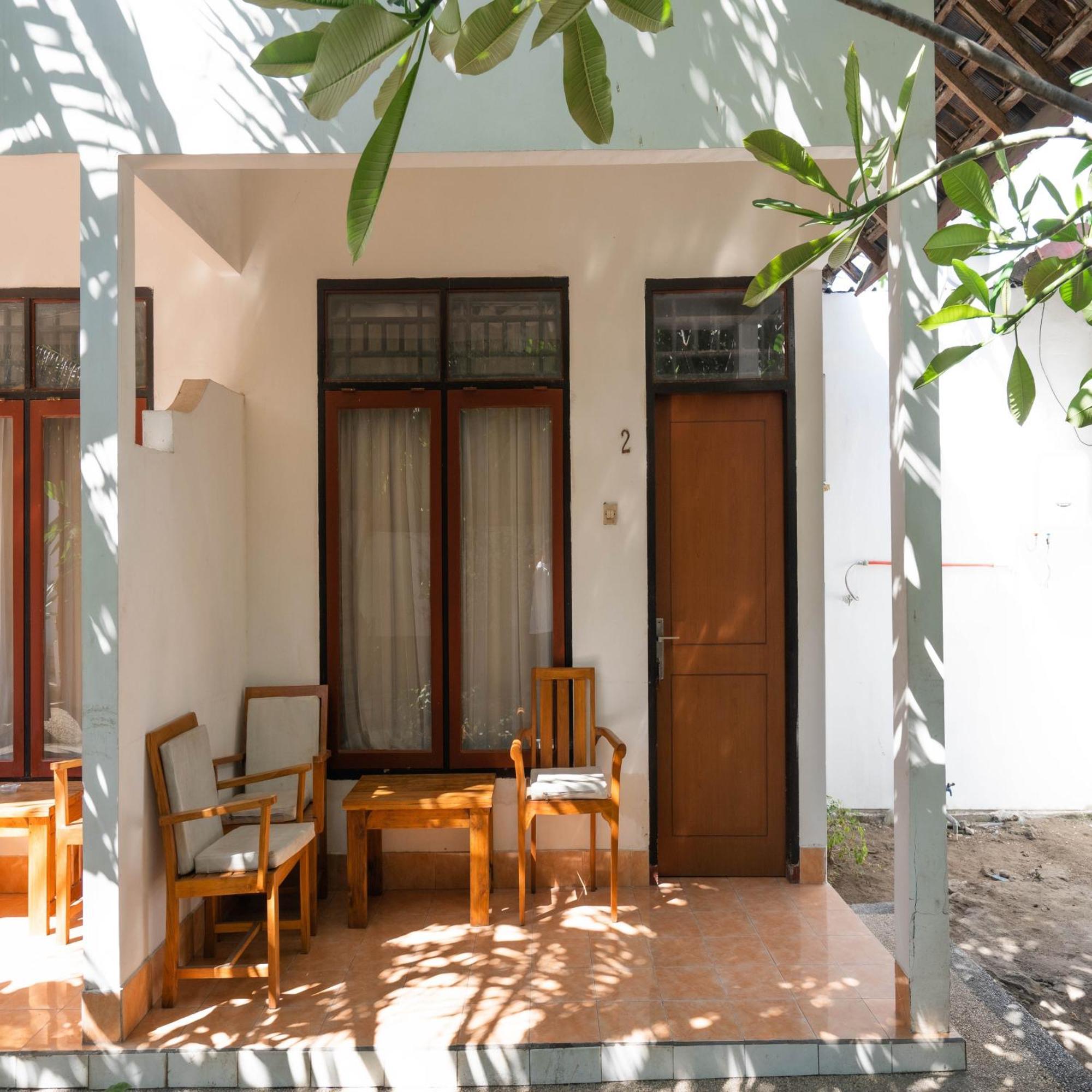Hotel Reddoorz At Ocean 2 Gili Trawangan Esterno foto