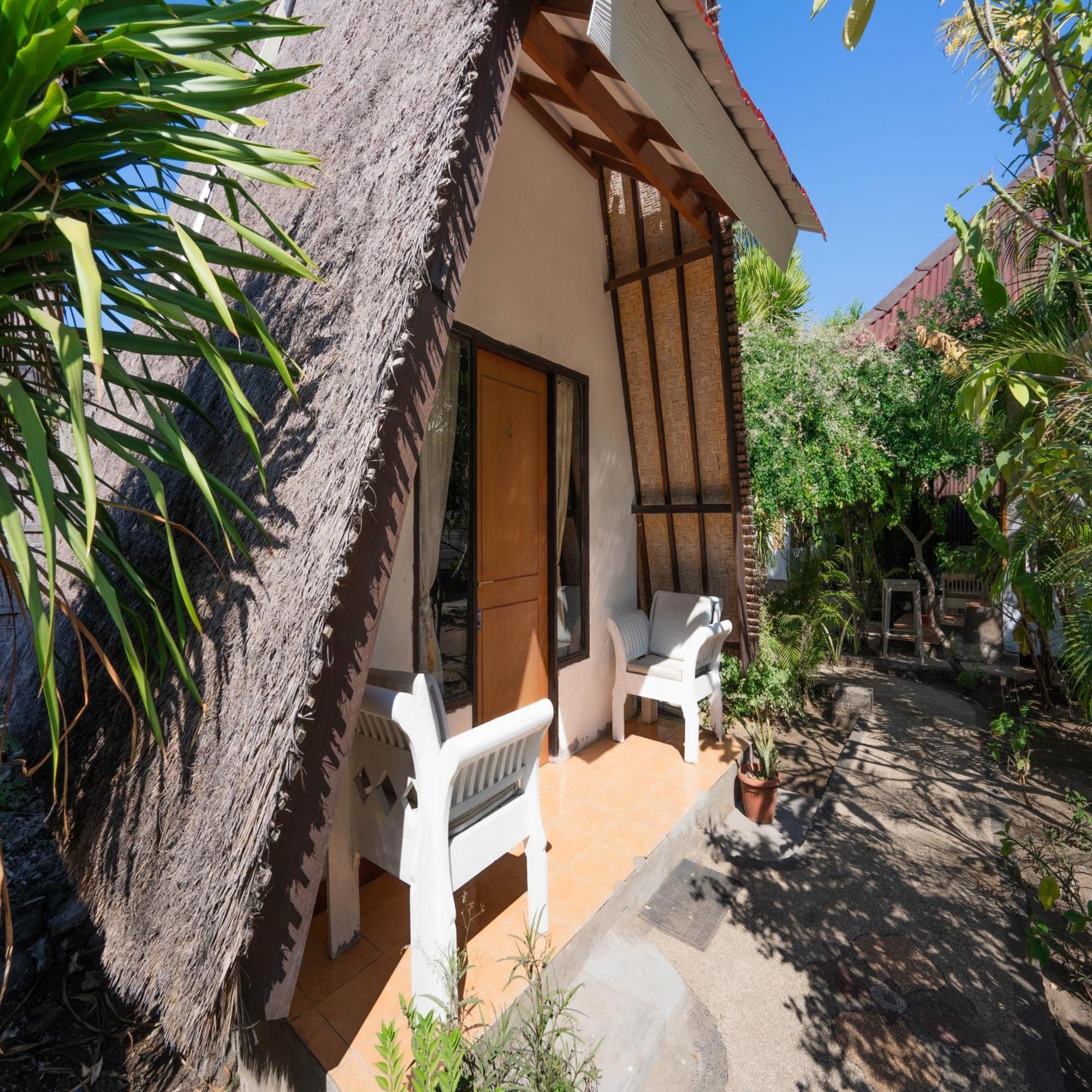 Hotel Reddoorz At Ocean 2 Gili Trawangan Esterno foto