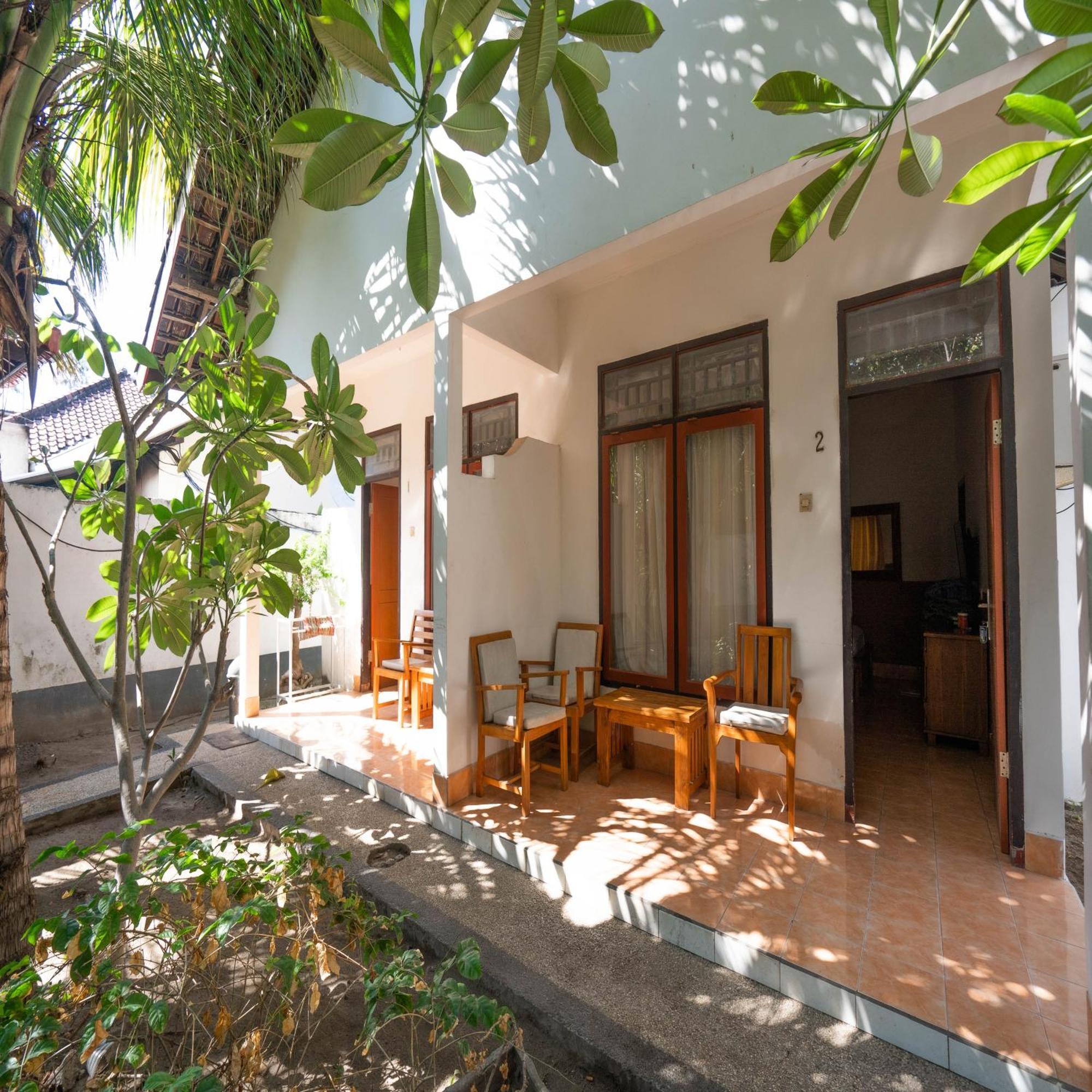 Hotel Reddoorz At Ocean 2 Gili Trawangan Esterno foto