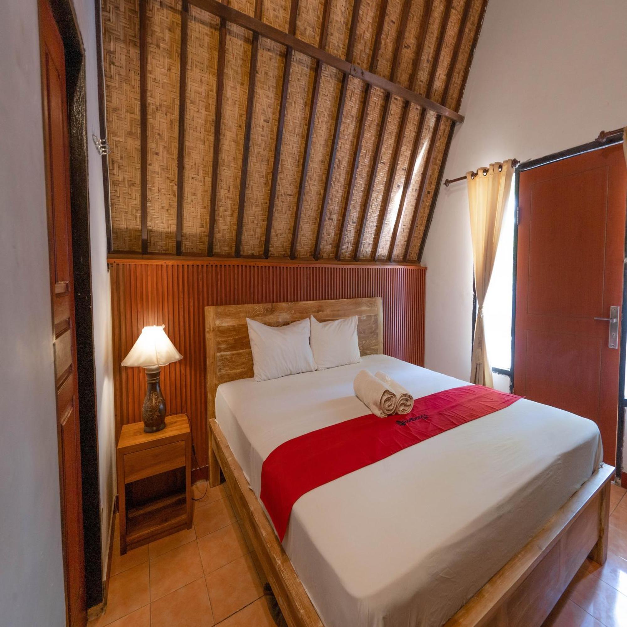 Hotel Reddoorz At Ocean 2 Gili Trawangan Esterno foto