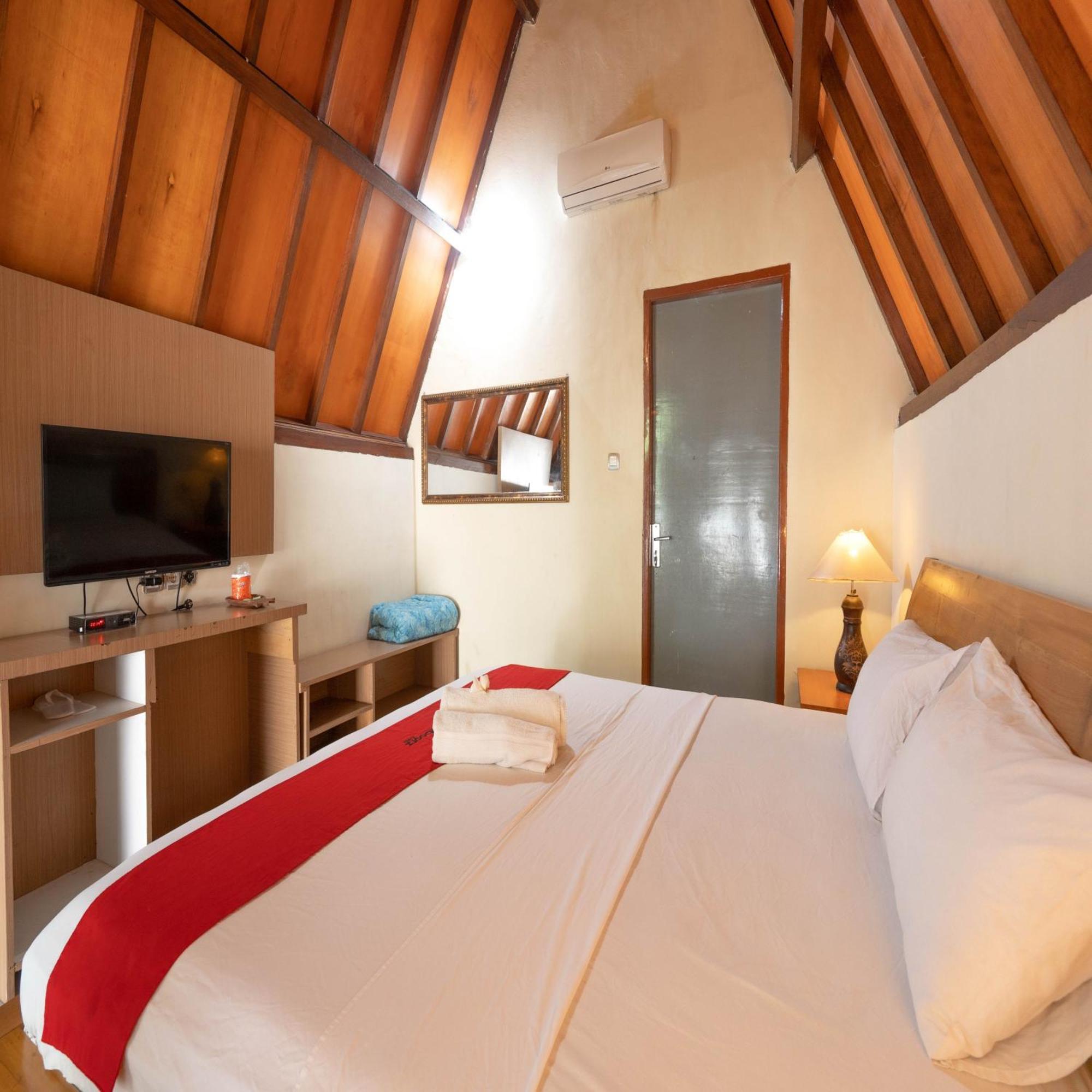 Hotel Reddoorz At Ocean 2 Gili Trawangan Esterno foto
