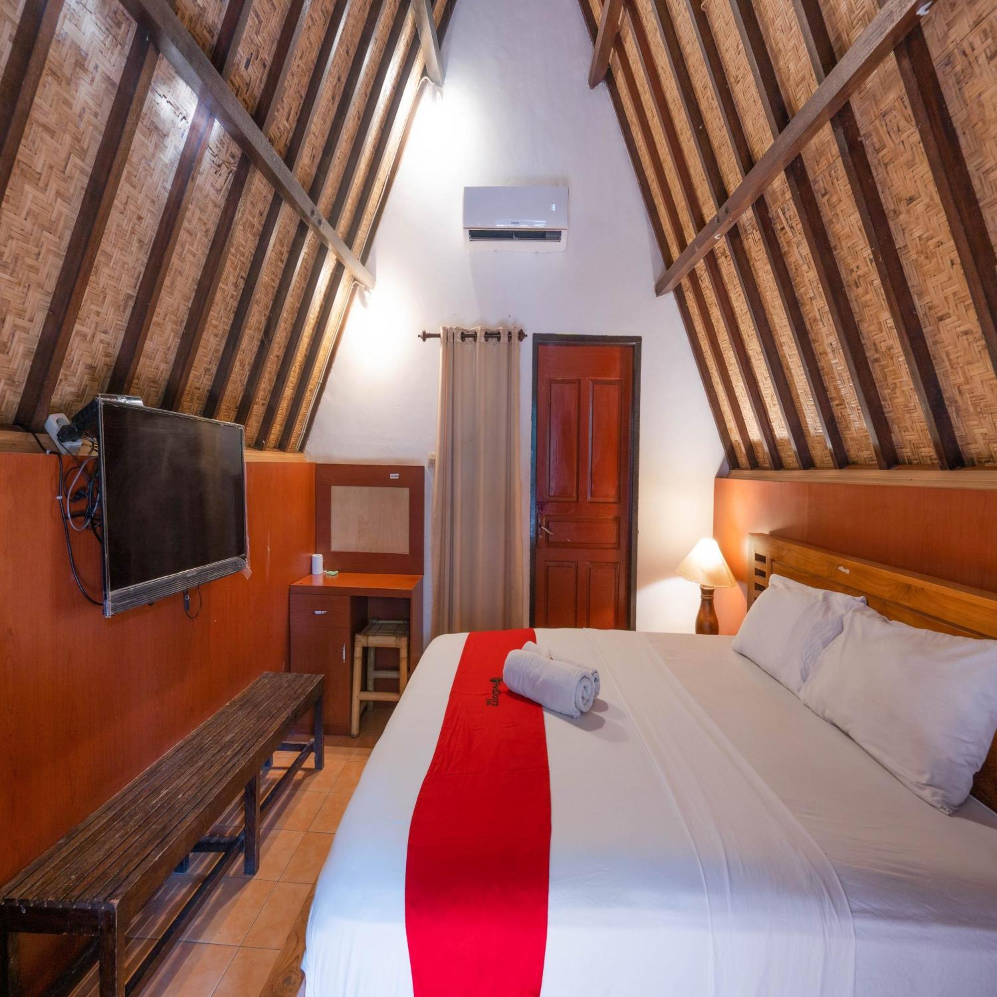Hotel Reddoorz At Ocean 2 Gili Trawangan Esterno foto