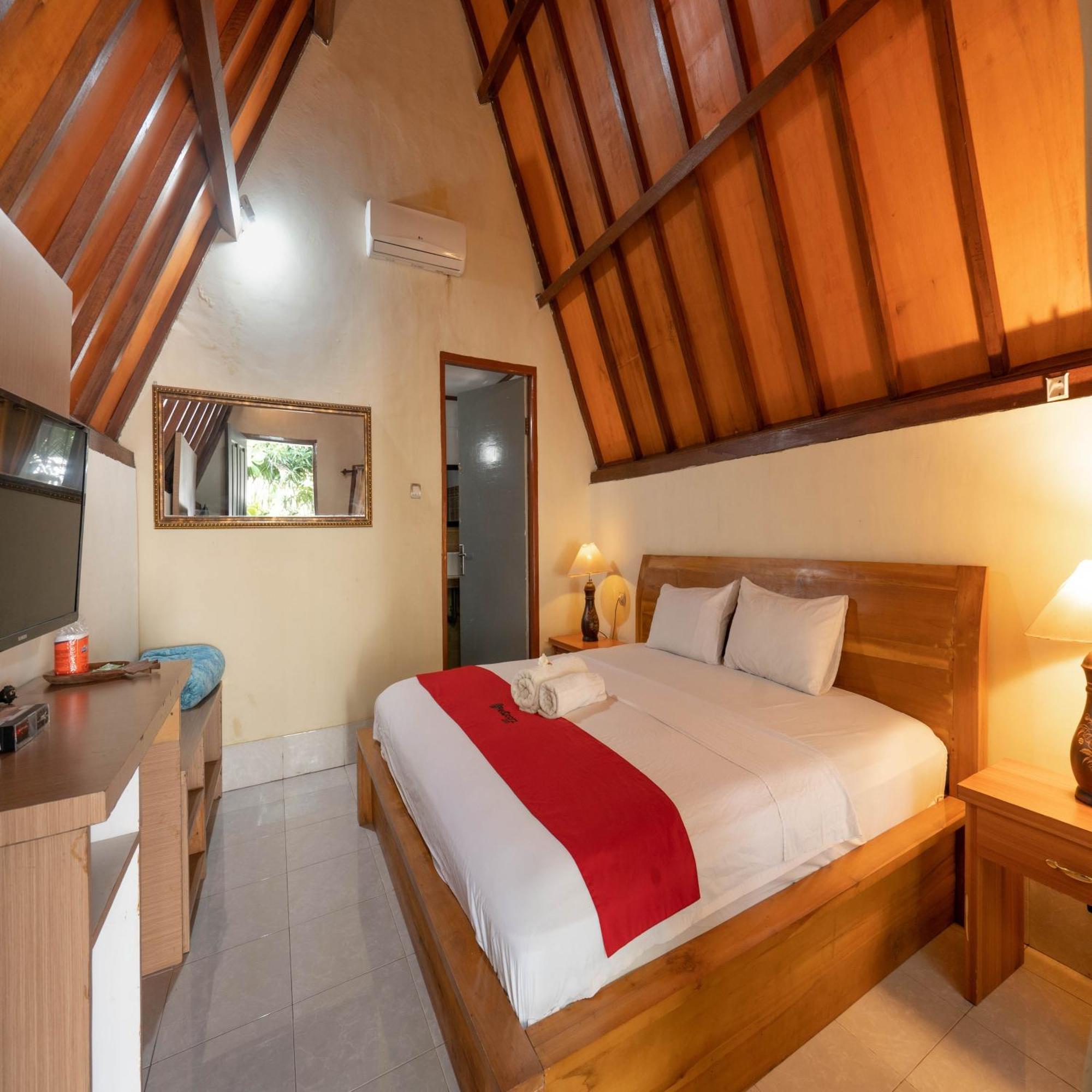 Hotel Reddoorz At Ocean 2 Gili Trawangan Esterno foto