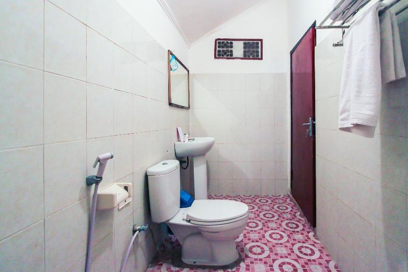 Hotel Reddoorz At Ocean 2 Gili Trawangan Esterno foto